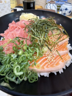 この海鮮丼にいくら出せる？