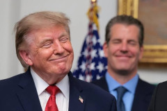 【悲報】自民党議員「アメリカが、トランプが怖いから文句言えるわけないだろ」