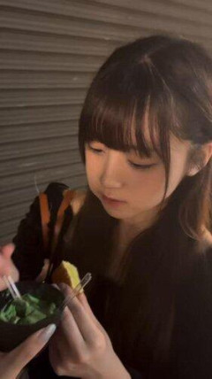 【動画あり】甘いもん食う時あざとくなる女の子ｗｗｗｗｗ