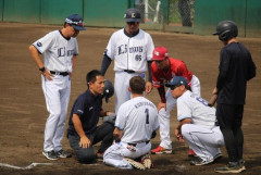 楽天、30日引退試合の栗山巧に頭部死球