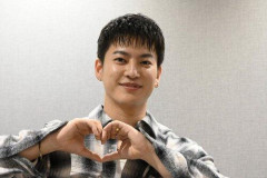 【悲報】三山凌輝、密会強要報道翌日に「世界中で一番波瀾万丈な男は俺」…ファンは歓喜