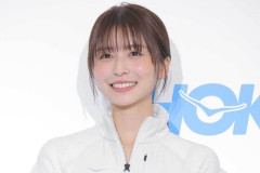 長濱ねる、“布面積少ない”自転車またがりショット　「大ボリューム」「反則級すぎる」とファンくぎ付け