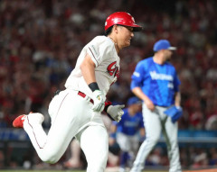 カープ佐々木〝宮下トンネル〟決勝打！坂倉先制打！スズケン5回1失点！ターノック-岡本駿-森浦3凡リレー！3連勝で3位に1.5差！【広島3-2DeNA/試合結果】