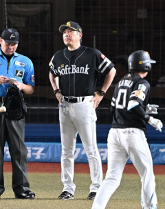 「5点あったら勝たなアカン」ソフトバンク小久保監督、2戦連続初回5得点も逃げ切り失敗　「1死満塁で一球も振らずに…」好機で追加点奪えず