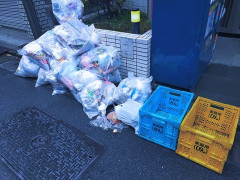 ゴミ収集作業員「あっ！こいつ燃えるゴミに乾電池入れてる！！」⇒！