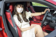 高級車複数台に貯金全ツッパする女性ユーチューバー、正規ディーラーから入庫拒否されてむせび泣く　→　その理由がこちら…