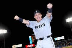 甲斐拓也(300,00,00円)　率.077(13-1)  本1 点1 OPS.385
