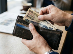 【悲報】普段の支払いで現金を使うやつ、少数だった