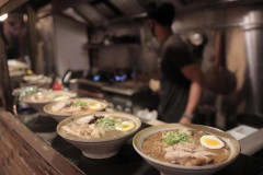 【朗報】ラーメン屋大将「ラーメン屋で成功する人は毎日同じ作業をしても苦にならない人」