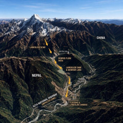 ネパール国境付近で大規模洪水、土石流が建物や車両巻き込む　死者55人　中共側も死傷者 ［8/27］