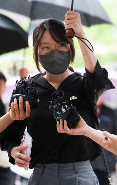 開票所前の「オルダルク」逮捕状棄却、選挙不信を訴えた行動に保守系ネット世論が反応