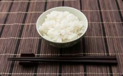 友達と食事に行くのが苦痛だった。外食で店員がご飯よそう時に付いたお茶碗の外側の米粒を私が食べなかった時…