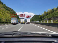 大型トラックドライバー、高速道路で突然追い越し車線に出てくる理由を語る