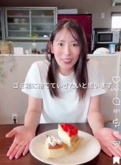 【悲報】ダイエット中の女性がケーキを一口食べて残りをゴミ箱に捨てる動画が話題にｗｗｗｗｗ