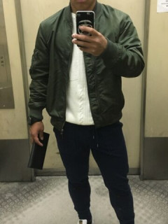 マッチョな男は冬服が似合わない問題ってどうすればいい?コートも着れない
