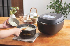 【悲報】妻「☎で夫に炊飯頼んだ結果がコレ。二度とコイツに家事頼まない」