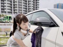 【画像】高級車YouTuber女さん、下着で洗車と間違われてしまうｗｗｗ