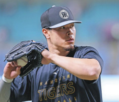 【悲報】佐藤輝明、バンテリン最終戦試合後に「グラウンドを見つめる」ｗｗｗｗｗ