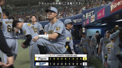 佐藤輝明、バンテリンドーム最終戦後にグラウンドを見つめる