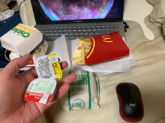 【写真】ワイ氏、深夜にドカ食いしてしまうｗｗｗｗ