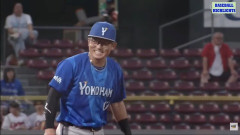DeNA・林琢真、メガネをかける！河田コーチと見分けがつかない