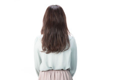 【悲報】人気女優めるるの最新オフショット、ガチで「穿いてるか穿いてないか」の大論争へ…