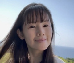 【画像】47歳・小西真奈美、近影がガチで可愛すぎる