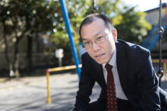 【朗報】薄毛男性、ハゲ治療薬を半年飲み続けて無事復活！！ (※画像あり)