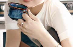 【朗報】Aカップの鈴木奈々(38)の近影、とんでもないことになるwwwww