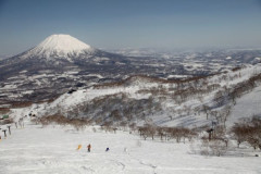 【深刻】外国人に食い荒らされる北海道・倶知安町、日本政府に必死の助けを求める
