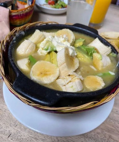 コロンビア「みんなの国で最も奇妙な食べ物の組み合わせは何？」