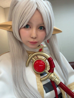 【画像】中川翔子さん、28キロダイエットしてフリーレンのコスプレを披露