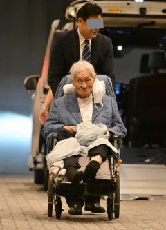 【悲報】森喜朗・元首相　別人のように痩せ細った姿…　高級ステーキ店で侘しき誕生日会