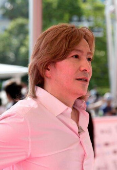 【困惑】小室哲哉、元妻・KEIKOの誕生日を祝福「いつも連絡を取り合っている」