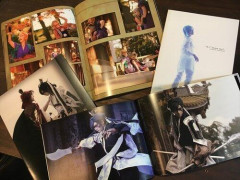 【悲報】コミケ「コスプレ写真集2000円は高い？」論争、レイヤーたちが懐事情を明かす