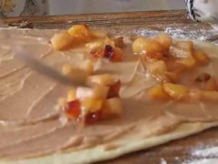 私がスイーツを作っていると彼がやってきた。邪魔はしない → でも手伝ってもくれません…