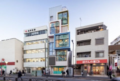 ナガノ先生、こち亀記念館を訪れる
