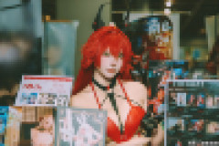 【議論】コミケの「コスプレ写真集2000円」は高い?→レイヤーたちが明かした“ほぼ利益なし”の懐事情がこちら…