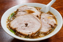 【衝撃】ラーメン店主「本来トッピング有料なのが当たり前 無料サービスに慣れた客が多すぎる」←これｗ