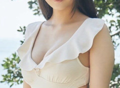 【朗報】海邉朱莉、25完売に躍進...明らかに長尾波音時代のビキニ効果だな