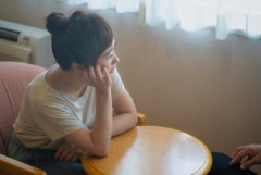 【悲報】若い頃に「男慣れ」しすぎたワイ、アラサーになって本当の愛され方が分からなくなり咽び泣く