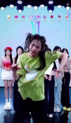 【動画】中国TikTokで地獄のライブ配信が流行、1日10時間踊り続け失神寸前に…ネット「貧困者に金を与えて苦痛にもだえる様を見て楽しむというやつ」