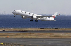 羽田上空でANA機が20メートル接近の危機、韓国では自国の務安空港惨事再調査を求める声も