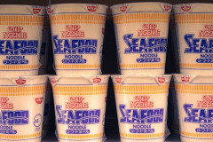 カップ麺を食べる旦那「あっ、これうめぇ」主婦私「カッチーン…」