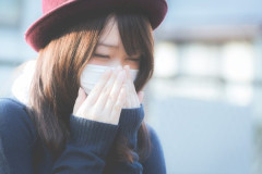 【悲報】カニ漁師女さん「臭そうって言われて泣いてます」ﾊﾟｼｬ！ (※画像あり)
