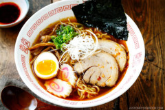 【悲報】ラーメン、もう中華料理か日本料理かわからないｗｗｗｗｗ