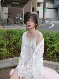 【画像】本田翼さん(34)、乳を強調した服を着てアピールしてしまうｗｗｗｗｗｗｗ