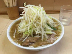 【悲報】二郎系ラーメンって言うほど旨いか？