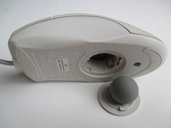 パソコンあるある　使い道ないのに壊れたマウスのボールだけとっておく