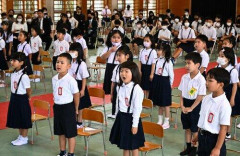 【悲報】「これが戦争だ」沖縄の教師さん、小学生の力作を塗りつぶす・・・・・・・・・